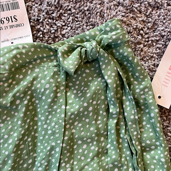 URBAN Romantics Green A-Line Skirt with Dots - Picture 3 of 4